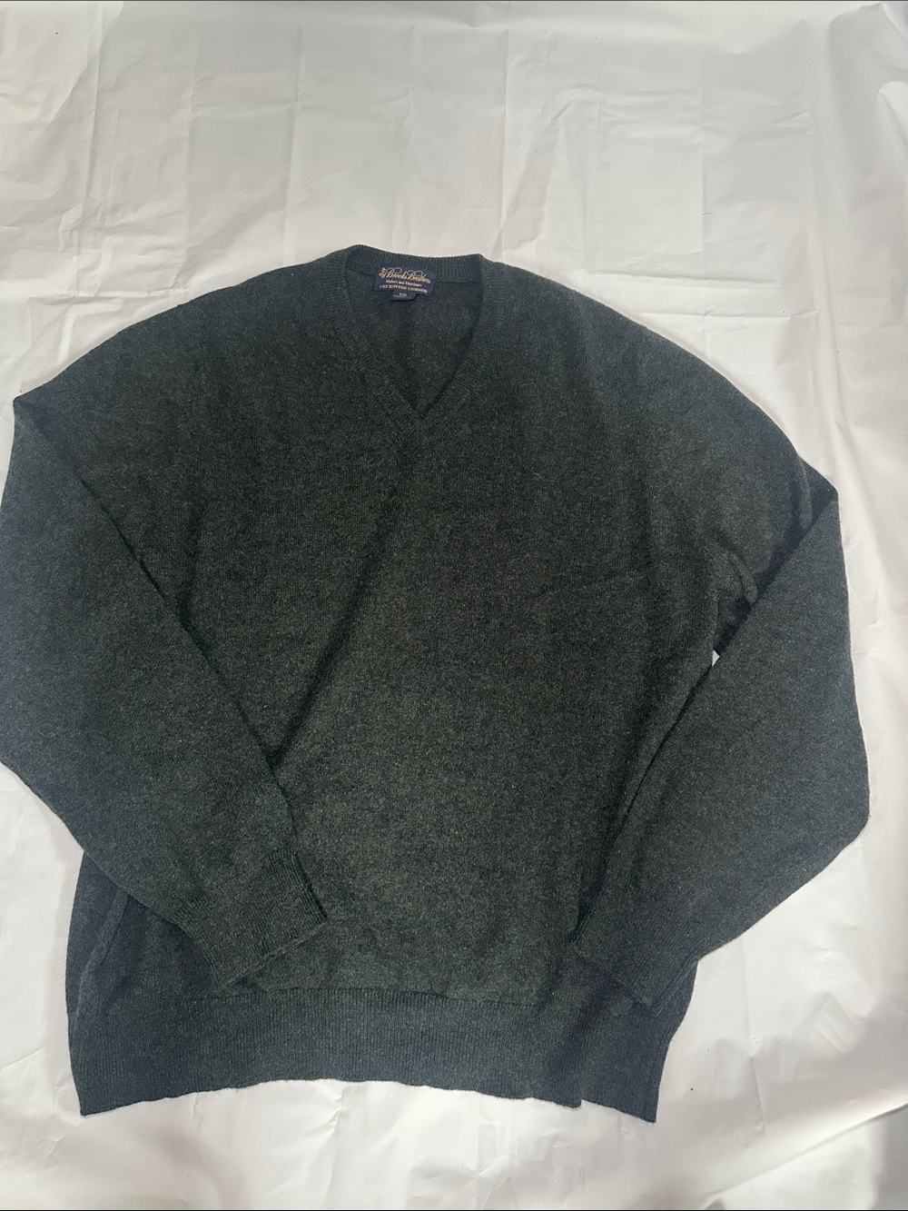✨ Vintage Brooks Brothers 100% Scottish Cashmere Sweater ✨
Men’s XXL 💚🩶